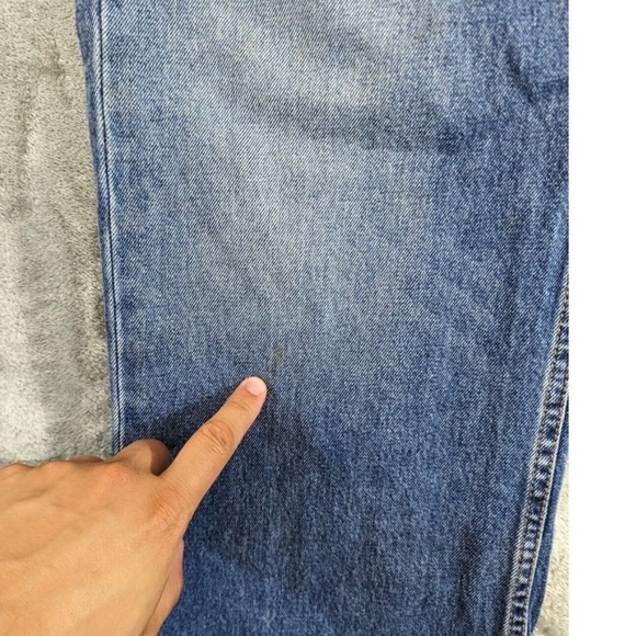 42 by 32 Levi Men Jeans - Picture 2 of 7